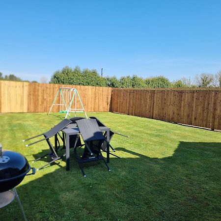 Spacious Curragh 2-Bed Apartment With Own Entrance Brownstown Kültér fotó
