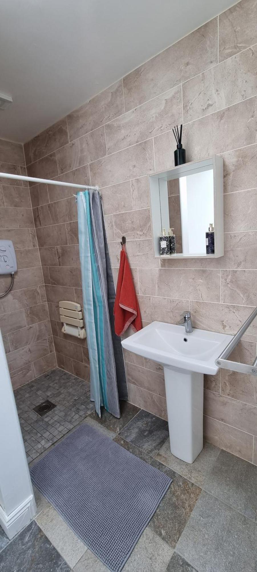 Spacious Curragh 2-Bed Apartment With Own Entrance Brownstown Kültér fotó