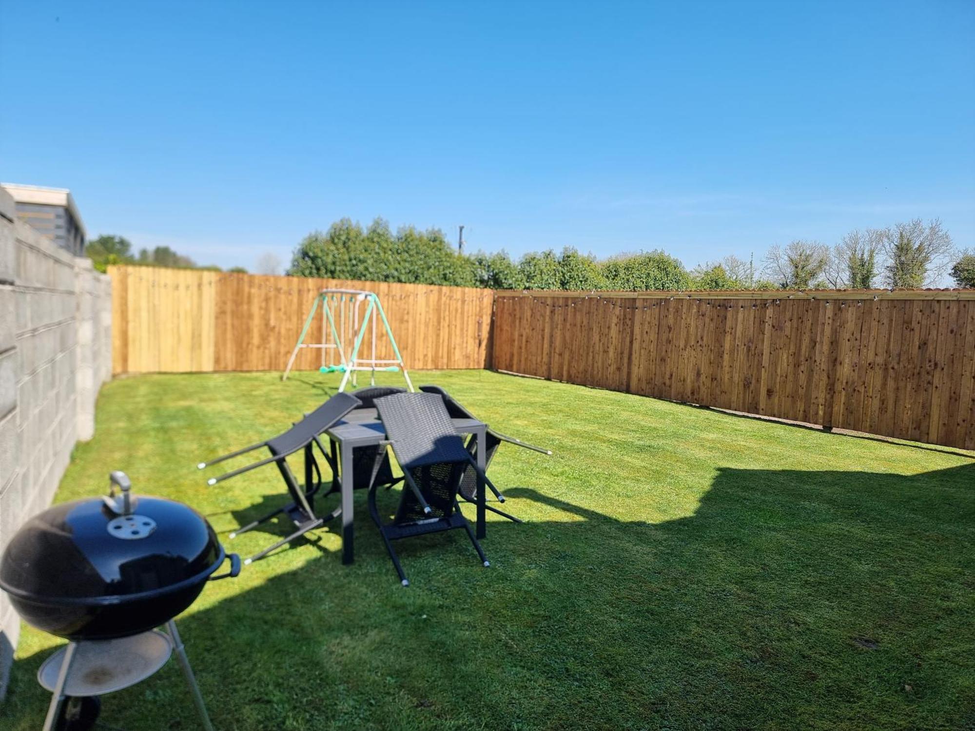 Spacious Curragh 2-Bed Apartment With Own Entrance Brownstown Kültér fotó